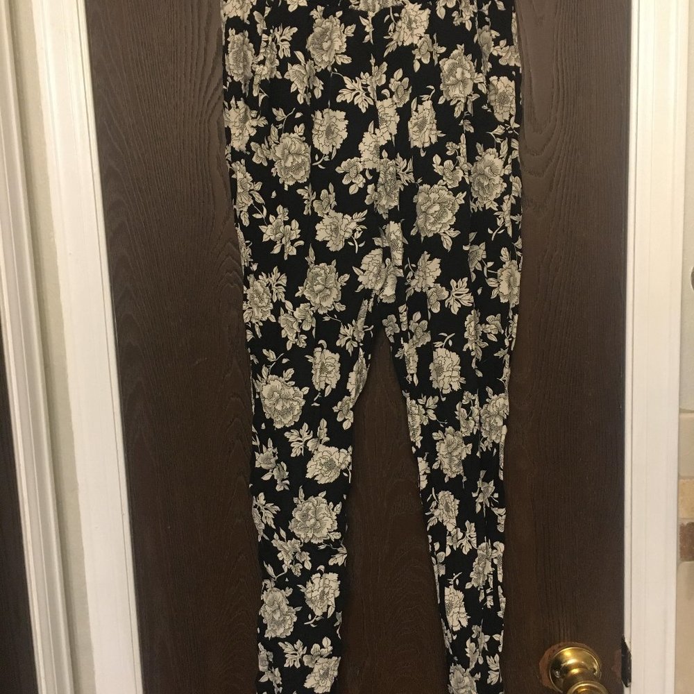 Brandy Melville Flower Pants